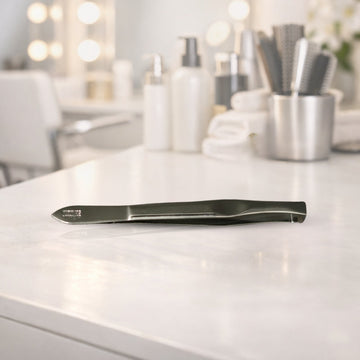 Salon Studio Flat Tip Tweezer