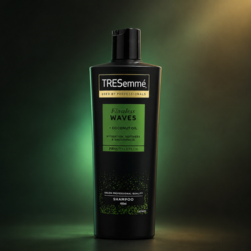 TRESemmÃ© Flawless Waves + Coconut Oil Shampoo 685ml VYBEÂ®
