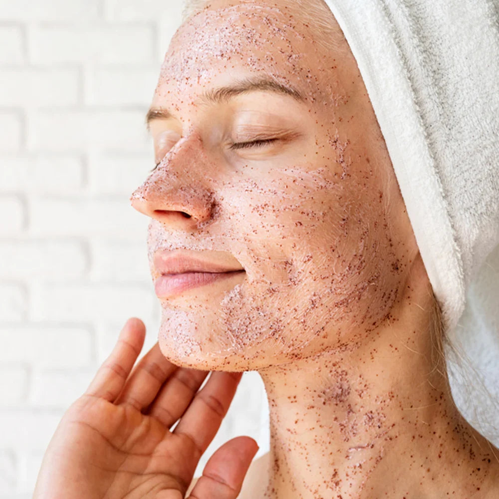 Daneen Apricot Scrub